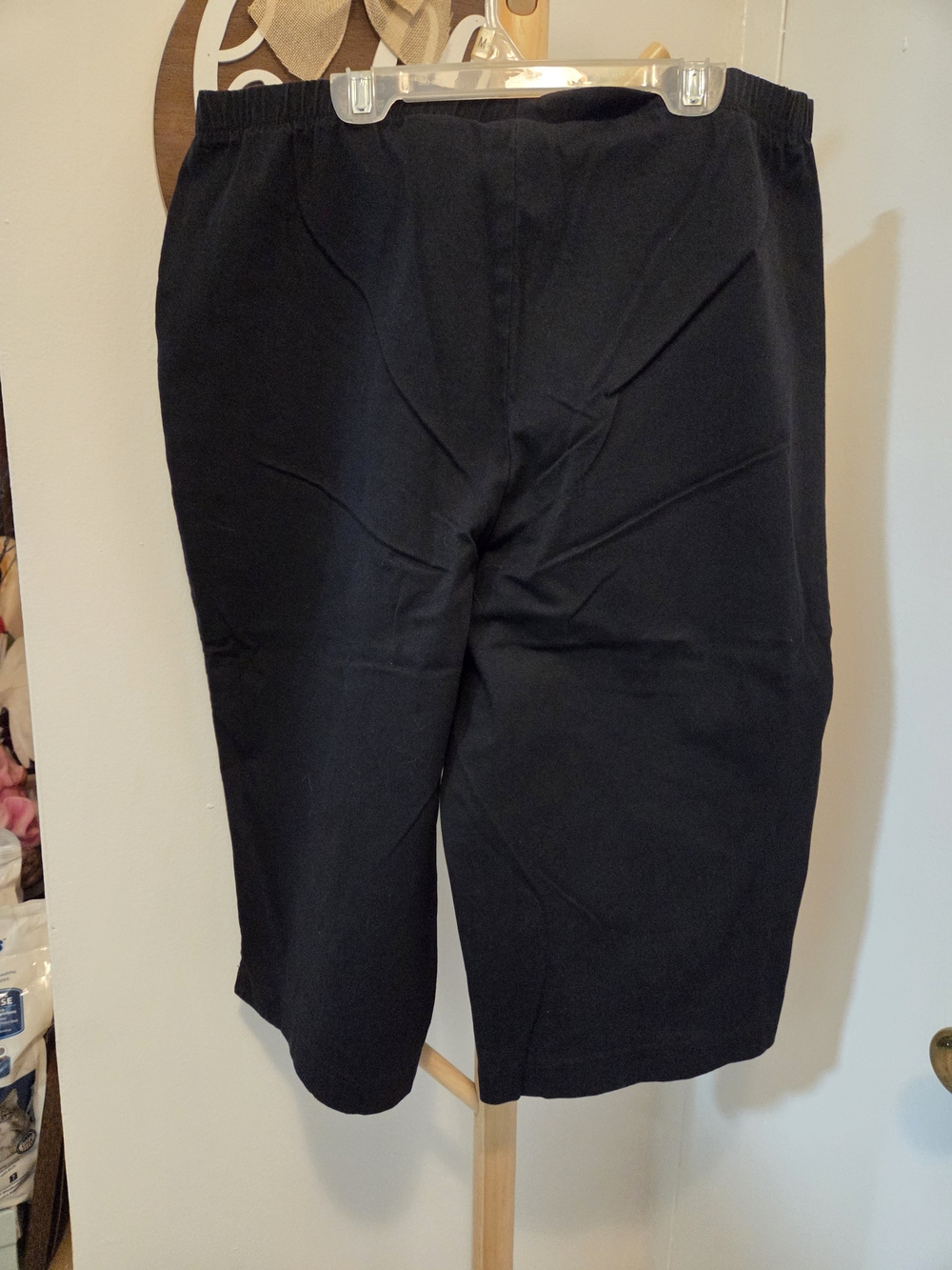 Denim&Co Black Capri Pant with Elastic Waist